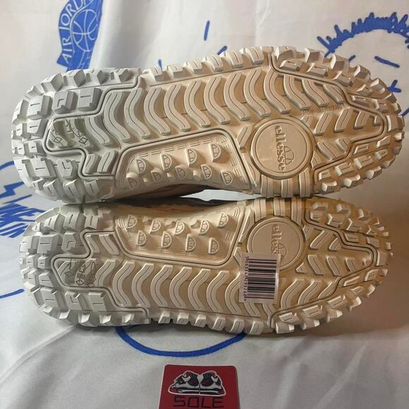 Ellesse lsr shoes white